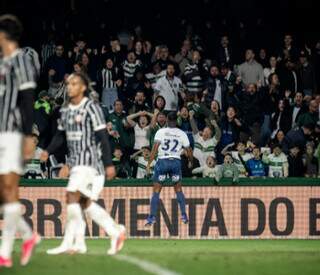 Coritiba vence Corinthians e ultrapassa rival no Brasileir&atilde;o