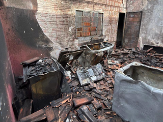Inc&ecirc;ndio em resid&ecirc;ncia deixa homem de 51 anos morto no interior do im&oacute;vel