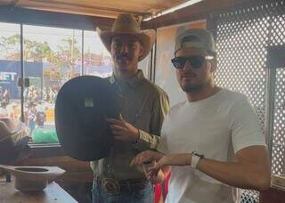Campo-grandense faz chap&eacute;u para Jon Vlogs no Barret&atilde;o