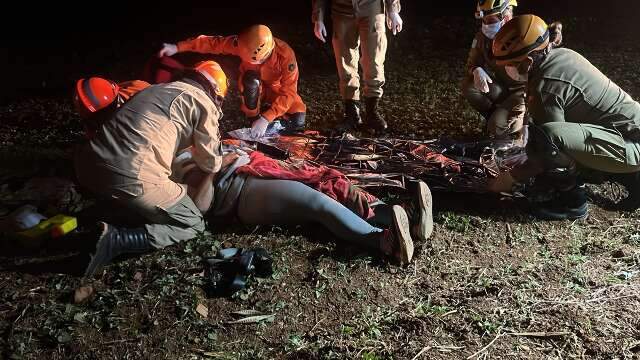 Idoso morre ap&oacute;s carro capotar e ser arremessado para fora