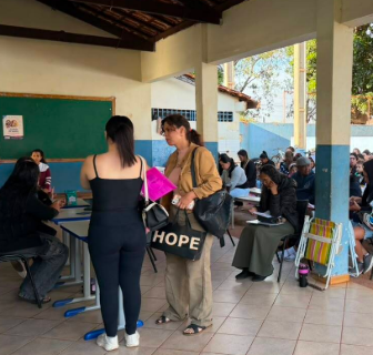 &ldquo;Sem chegar cedo, n&atilde;o h&aacute; chance&rdquo;, diz candidato em fila do Primt
