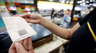 CPF na nota pode render parte de R$ 300 mil em sorteio nesta sexta CPF na nota pode render parte de R$ 300 mil em sorteio nesta sexta