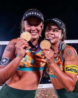 Atleta de Ivinhema é campeã de etapa do Circuito Mundial de vôlei Atleta de Ivinhema é campeã de etapa do Circuito Mundial de vôlei