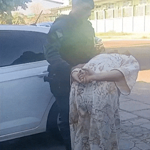 Mulher invade sal&atilde;o, agride gerente e diz ter recebido ordem para mat&aacute;-la