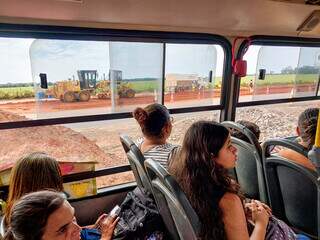Ônibus cruza 50 quilômetros no aperto até "interior" da Capital por R$ 4,95 Ônibus cruza 50 quilômetros no aperto até "interior" da Capital por R$ 4,95