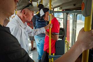 Ônibus cruza 50 quilômetros no aperto até "interior" da Capital por R$ 4,95 Ônibus cruza 50 quilômetros no aperto até "interior" da Capital por R$ 4,95
