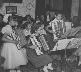 Antes da Estação, piano de 80 anos vivia cercado de alunos e recitais Antes da Estação, piano de 80 anos vivia cercado de alunos e recitais