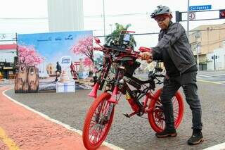 Amaril levou 10 anos para montar bicicleta turbinada do Flamengo Amaril levou 10 anos para montar bicicleta turbinada do Flamengo