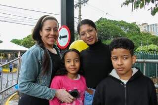 &ldquo;S&oacute; n&atilde;o desfila se chover canivete aberto&rdquo; &eacute; lema de quem marcha at&eacute; sem plateia