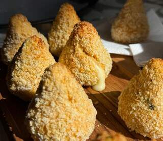 Dieta sem coxinha? Cida resolveu o problema com versão “maromba” Dieta sem coxinha? Cida resolveu o problema com versão “maromba”