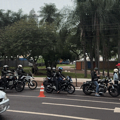 Mesmo sob chuva, moto clube mant&eacute;m tradi&ccedil;&atilde;o no anivers&aacute;rio da Capital
