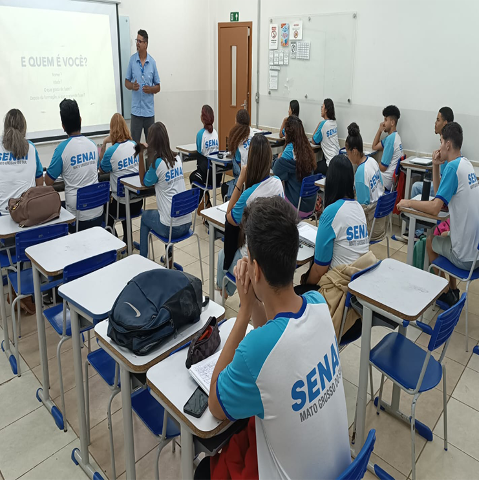 Senai oferece cursos t&eacute;cnicos de gra&ccedil;a e bolsa de R$ 300; inscreva-se