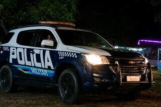 Grupo armado invade casa, rende mulher e mata rapaz na frente da fam&iacute;lia
