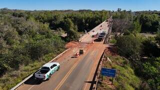 Tráfego na MS-345 opera em pare e siga na ponte sobre o Rio Miranda Tráfego na MS-345 opera em pare e siga na ponte sobre o Rio Miranda
