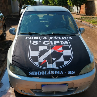 Carro usado em execução é apreendido com 2 armas e R$ 24 mil em espécie Carro usado em execução é apreendido com 2 armas e R$ 24 mil em espécie