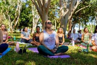 Aulão gratuito de yoga ao ar livre será atração no Parque das Nações Aulão gratuito de yoga ao ar livre será atração no Parque das Nações