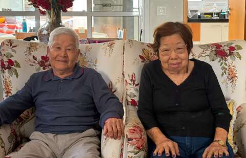 H&aacute; 50 anos juntos, casal trocou Okinawa pelas bancas do Mercad&atilde;o