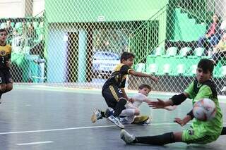 Copa Pelezinho chega &agrave; quarta rodada com cinco partidas neste s&aacute;bado
