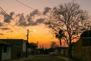 Com alerta de vendaval, MS tem sexta de calor&atilde;o de 41&deg;C e umidade em 10%