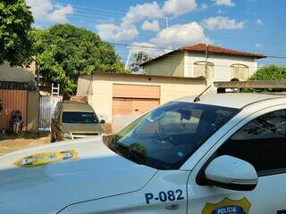 Suspeita de feminic&iacute;dio: m&atilde;e encontra filha morta com sinais de esganadura