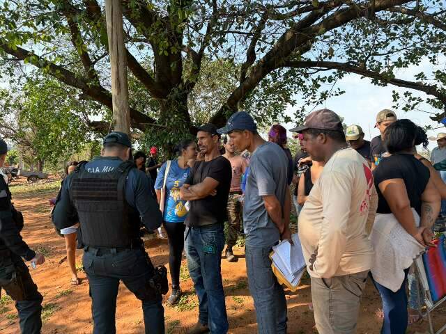 Grupo tenta invadir terreno de esp&oacute;lio ligado a grupo bilion&aacute;rio 