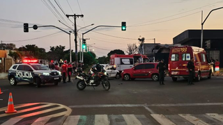 Motociclista morre ao ser atropelado duas vezes em cruzamento Motociclista morre ao ser atropelado duas vezes em cruzamento