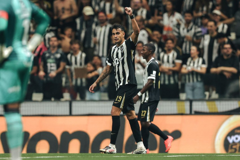 Atl&eacute;tico-MG bate Vit&oacute;ria com reservas antes de decis&atilde;o contra o Cruzeiro