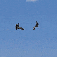 Militar fica ferido ap&oacute;s queda de rapel em helic&oacute;ptero durante demonstra&ccedil;&atilde;o 