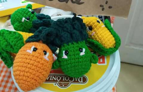De milho a br&oacute;colis, amigurumi ajuda cozinheira a vencer depress&atilde;o