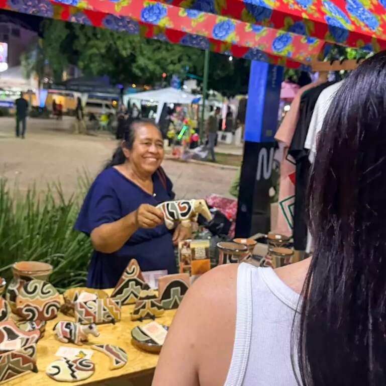 Do território ao mercado, marca tem produção de 6 aldeias Kadiwéu
