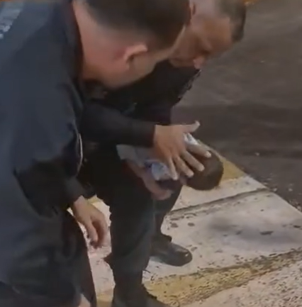 Fam&iacute;lia corre at&eacute; o quartel e policiais socorrem beb&ecirc; engasgado em Campo Grande