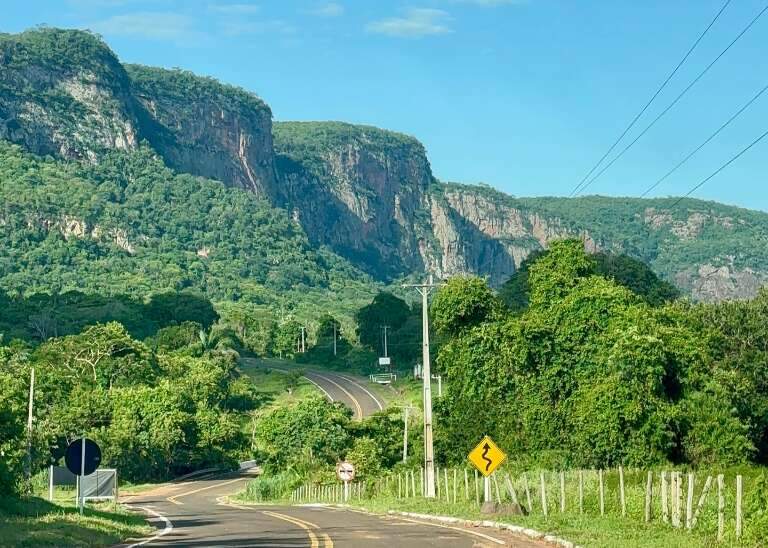 Primeiro encontro de motociclistas leva rock e costela de chão a Camisão