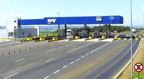 Justi&ccedil;a manda concession&aacute;ria indenizar motorista que atingiu anta e capotou
