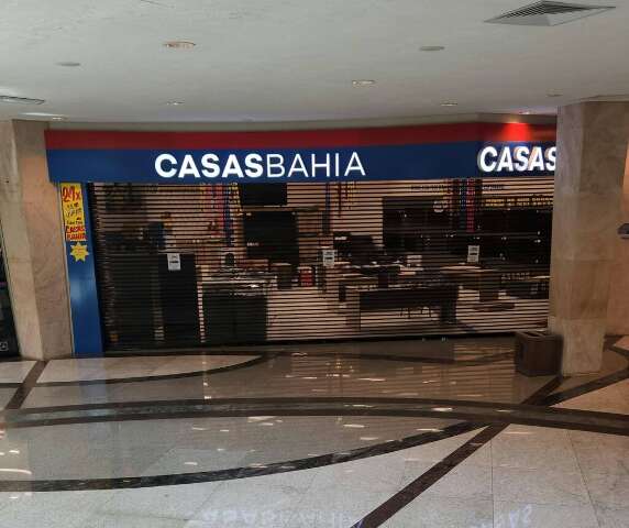 Demitidos da Casas Bahia ainda aguardam pagamento e sindicato convoca reuni&atilde;o