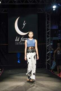Aos 17 anos, Lara transforma roupas que iriam para o lixo em moda Aos 17 anos, Lara transforma roupas que iriam para o lixo em moda