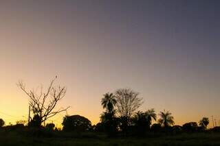 Frio marca o amanhecer e termômetros podem chegar aos 35°C em MS Frio marca o amanhecer e termômetros podem chegar aos 35°C em MS