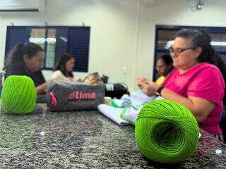 Crochê dá a mães que cuidam o tempo todo algumas horas para si