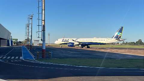 Celular cai dentro da fuselagem e voo &eacute; cancelado em Ponta Por&atilde;