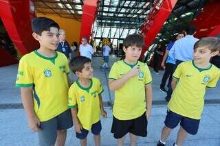 Visita da CBF vira combust&iacute;vel para sonho de crian&ccedil;as chegarem &agrave; Sele&ccedil;&atilde;o