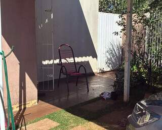 Homem ataca mãe com faca de pão no Jardim Veraneio Homem ataca mãe com faca de pão no Jardim Veraneio