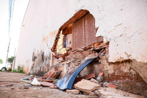 R&eacute;u por atropelar ex namorada contra muro &eacute; condenado a 23 anos