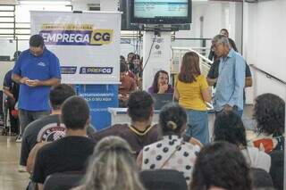 Sal&aacute;rios baixos explicam vagas abertas em Campo Grande para metade dos leitores