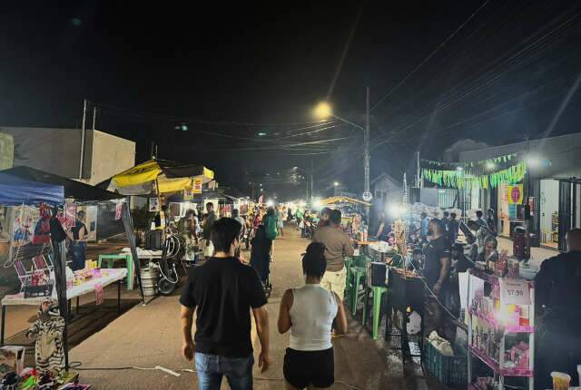 Quem mora no Caiob&aacute; agora vende, compra e faz amigos na pr&oacute;pria feira