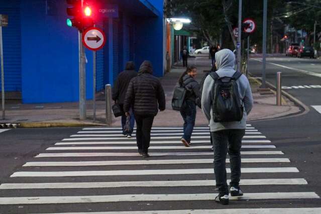 Frente fria traz chuva e m&iacute;nimas de 10&deg;C a MS no feriad&atilde;o