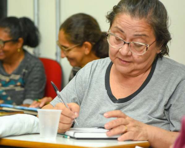 Projeto oferece 60 horas de portugu&ecirc;s gratuito para migrantes