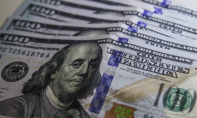 D&oacute;lar fecha a R$ 5,10 pelo 2&ordm; preg&atilde;o seguido e amplia queda na semana