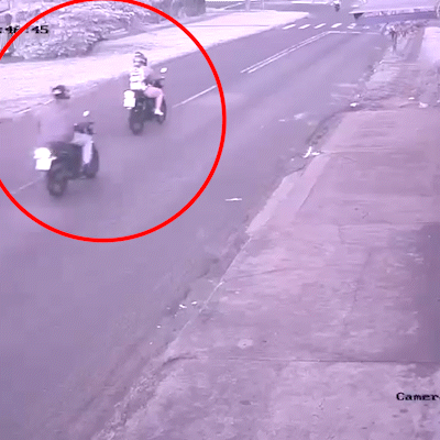 Jovem &eacute; perseguida e agredida com barra de ferro por motociclista
