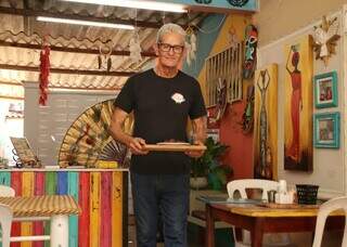 Casal abre restaurante em casa com comida caseira e galeria de arte Casal abre restaurante em casa com comida caseira e galeria de arte