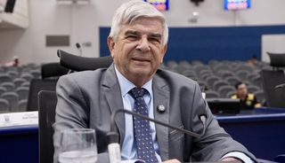 Após passar mal na Câmara, vereador faz angioplastia e segue internado Após passar mal na Câmara, vereador faz angioplastia e segue internado