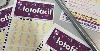 Lotof&aacute;cil suspende sorteios regulares antes de pr&ecirc;mio de R$ 300 milh&otilde;es